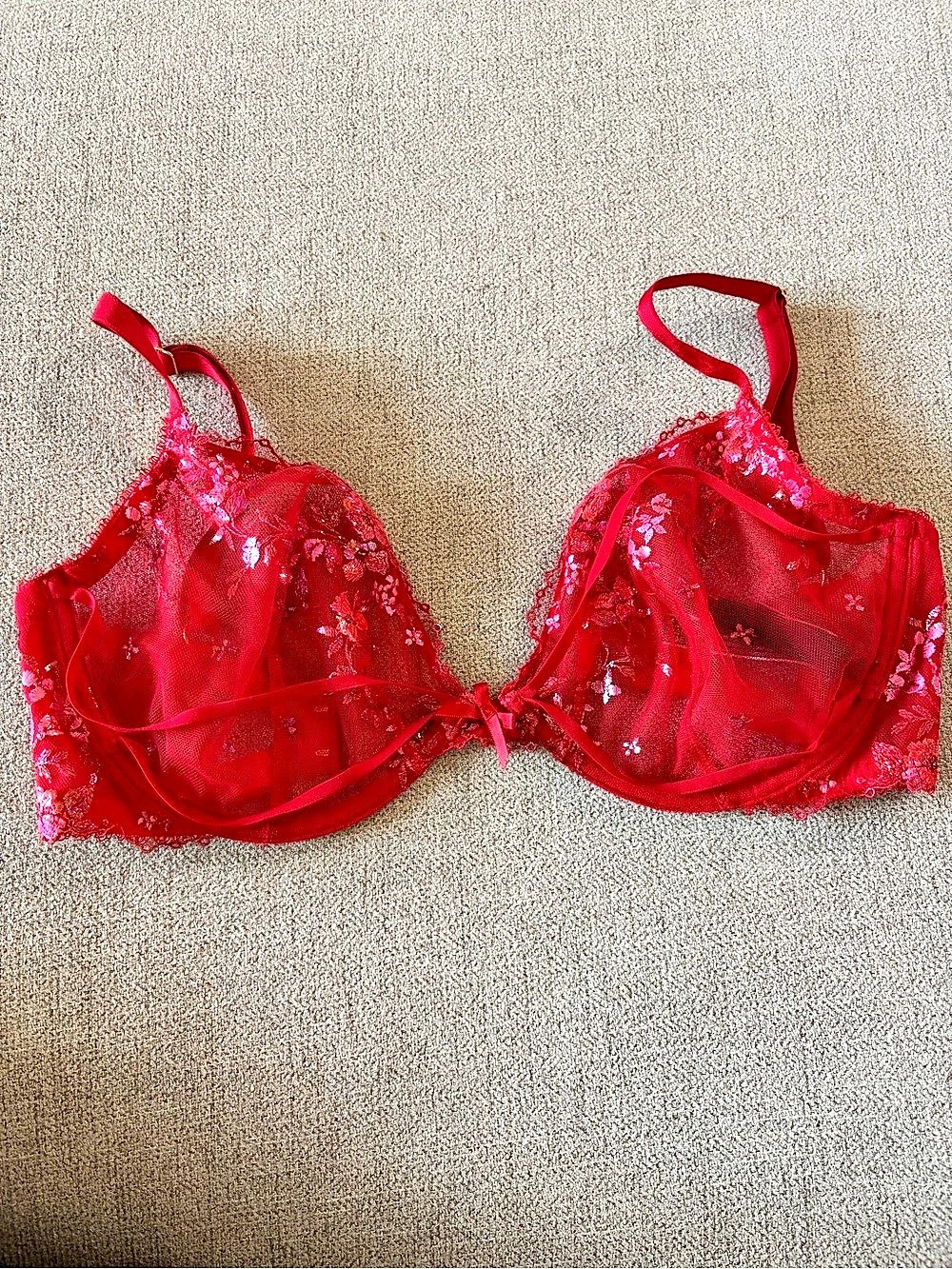 Victoria secret Red Lace Floral Bra Like New